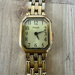 Vintage style Pulsar ladies gold tone dress watch NEW BATTERY